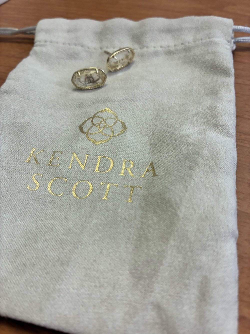 Kendra Scott Gold and Cream Oval Stud Earrings